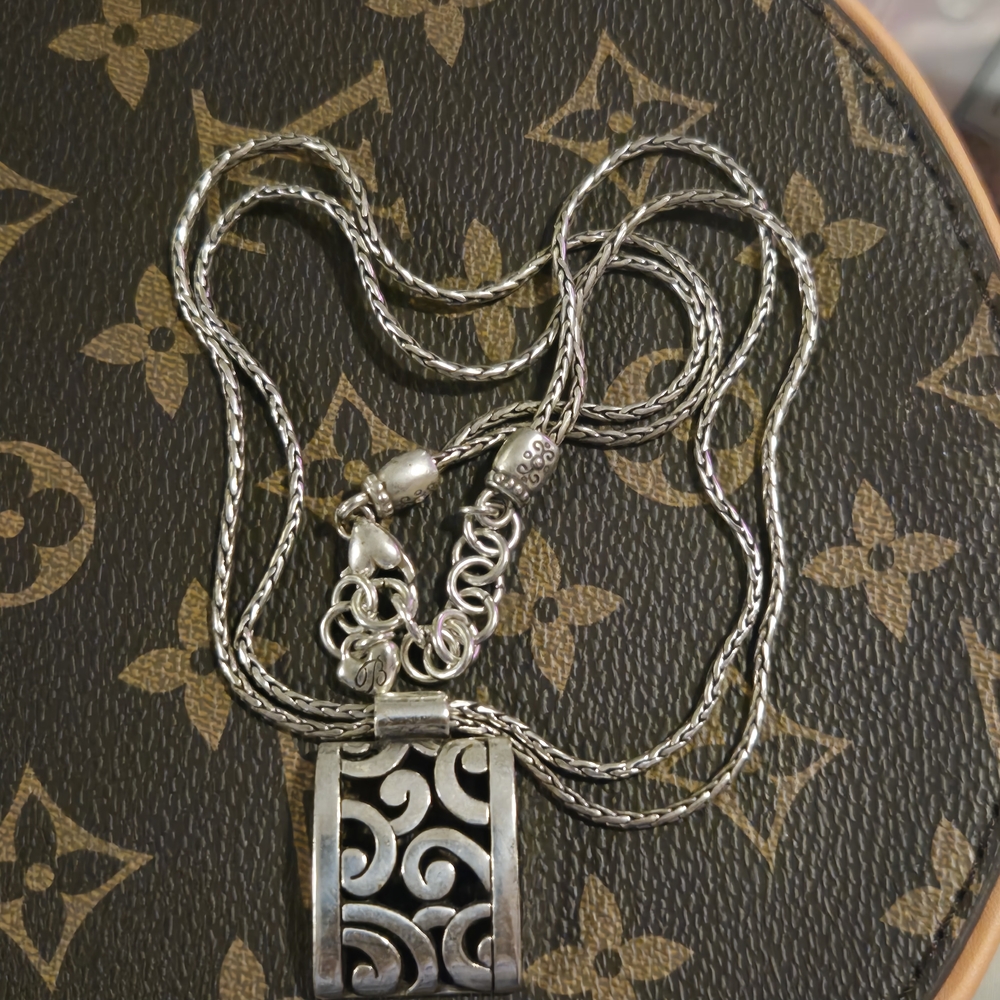 Brigthon Elegant Silver Pendant Necklace
